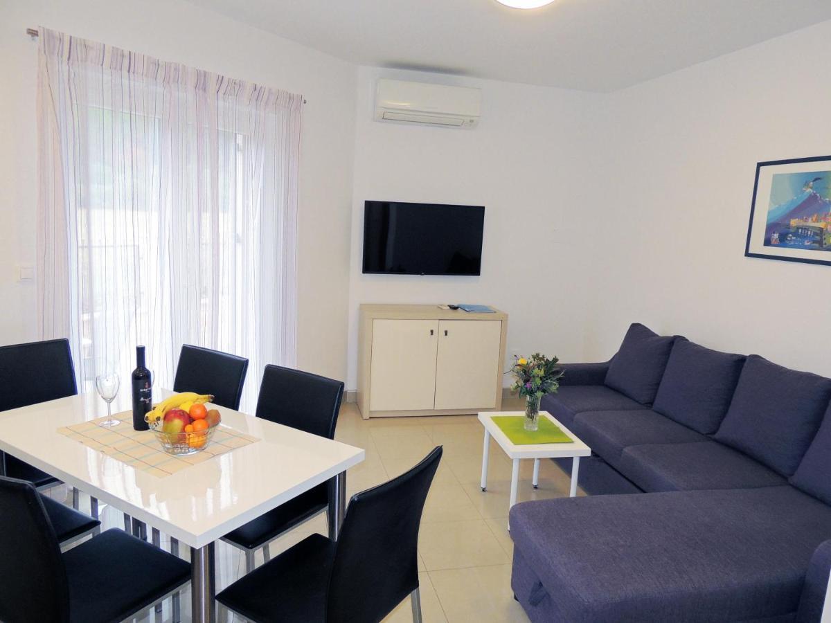 Apartment Pineta *